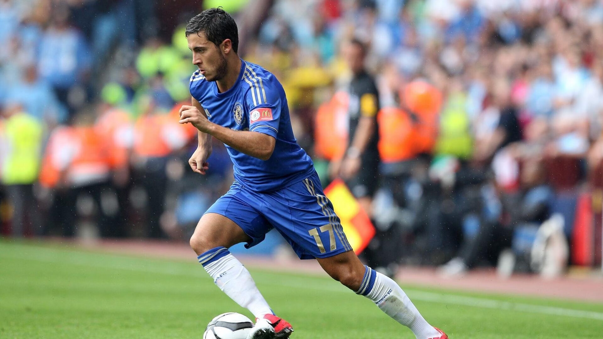 “多项足球基础设施项目赢得社会关注”，足球建设